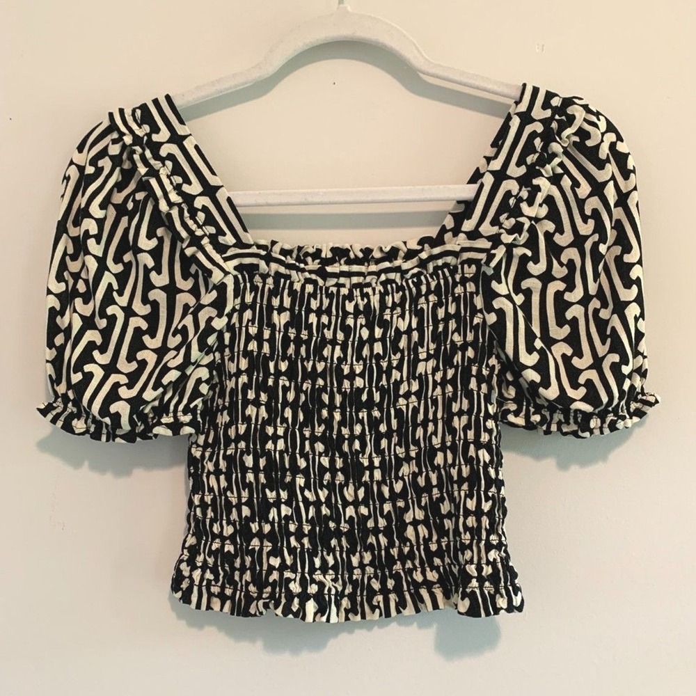 Monteau Los Angeles Smocked‎ Crop Top Black Cream Short Sleeve Rayon Linen S NEW